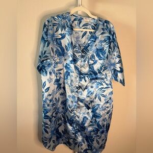 Vintage Vanity Fair Blue Floral Button-Front Women’s Nightshirt